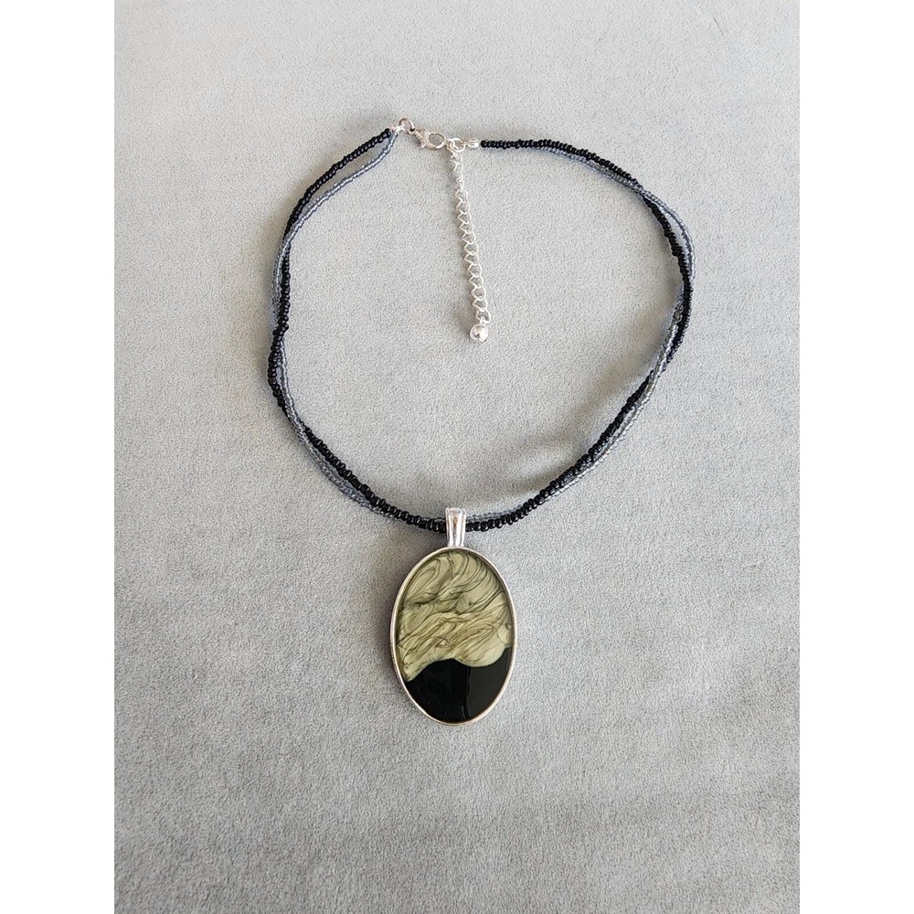 Vtg KENNETH COLE KC Signed Enamel & Silver Tone Pendant Necklace Glass Beads